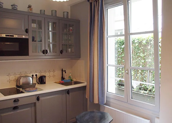 Petit Paris - Oasis In Marais